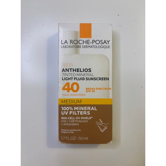 La Roche-Posay Other - La Roche-Posay Anthelios Tinted Mineral Light Fluid Sunscreen SPF 40 Medium